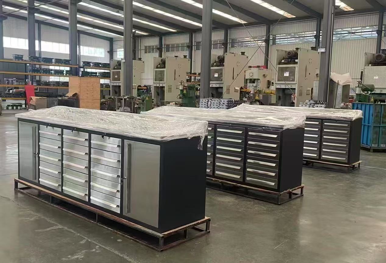 Cyjy सफलतापूर्वक अनुकूलन योग्य उपकरण अलमारियाँ वितरित करता है