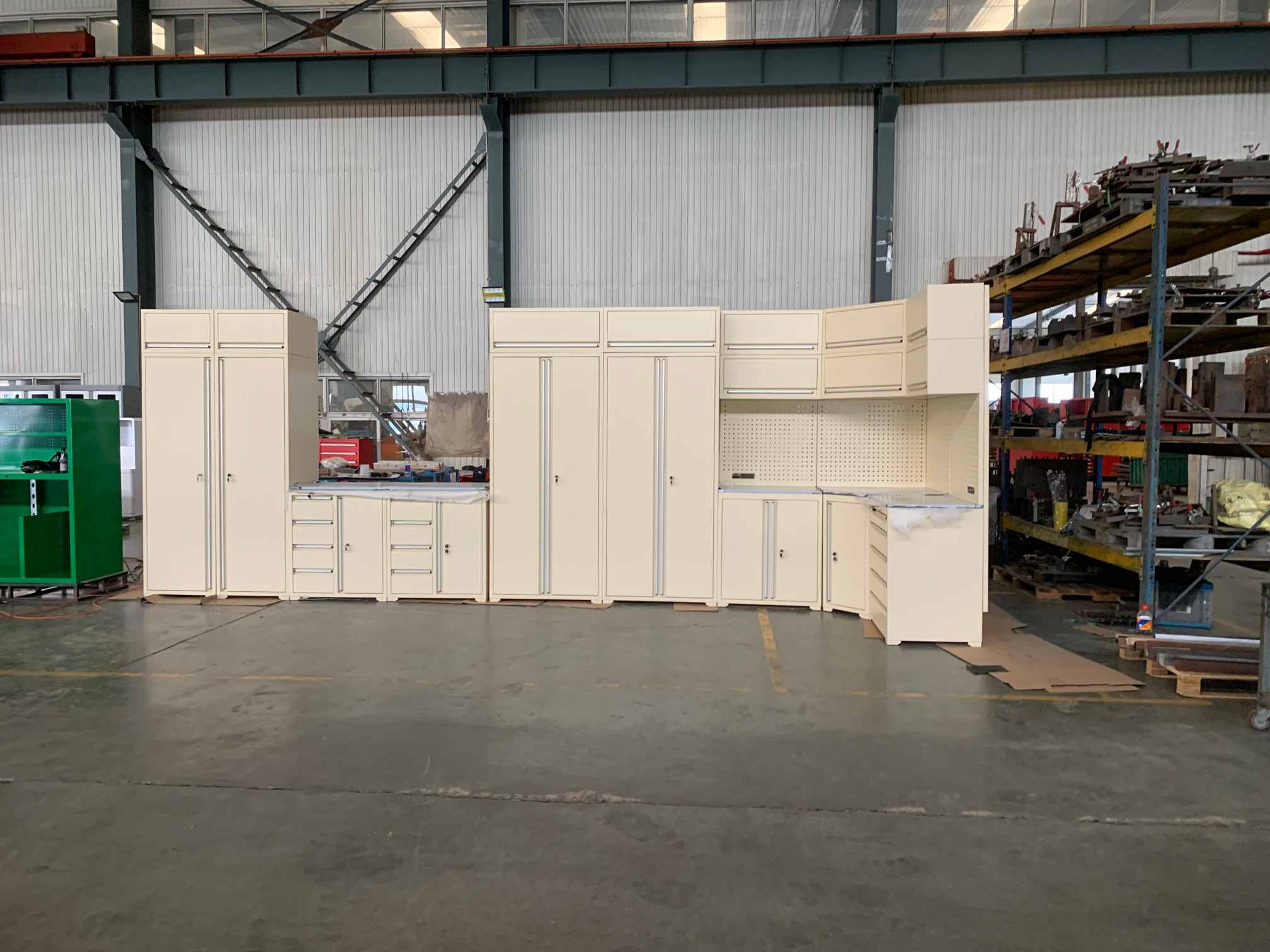 मॉड्यूलर गेराज टूल कैबिनेट कितना सुविधाजनक है?